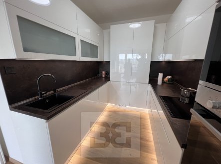 Pronájem bytu, 3+kk, 79 m²