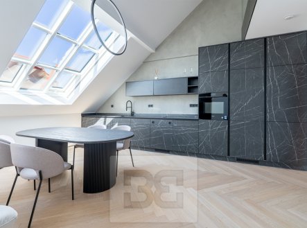 Pronájem bytu, 4+kk, 183 m²