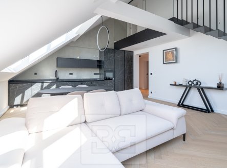 Pronájem bytu, 4+kk, 183 m²
