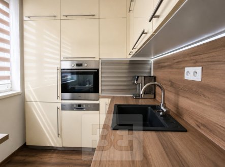 Pronájem bytu, 3+kk, 70 m²