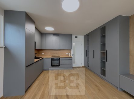 Pronájem bytu, 3+kk, 80 m²