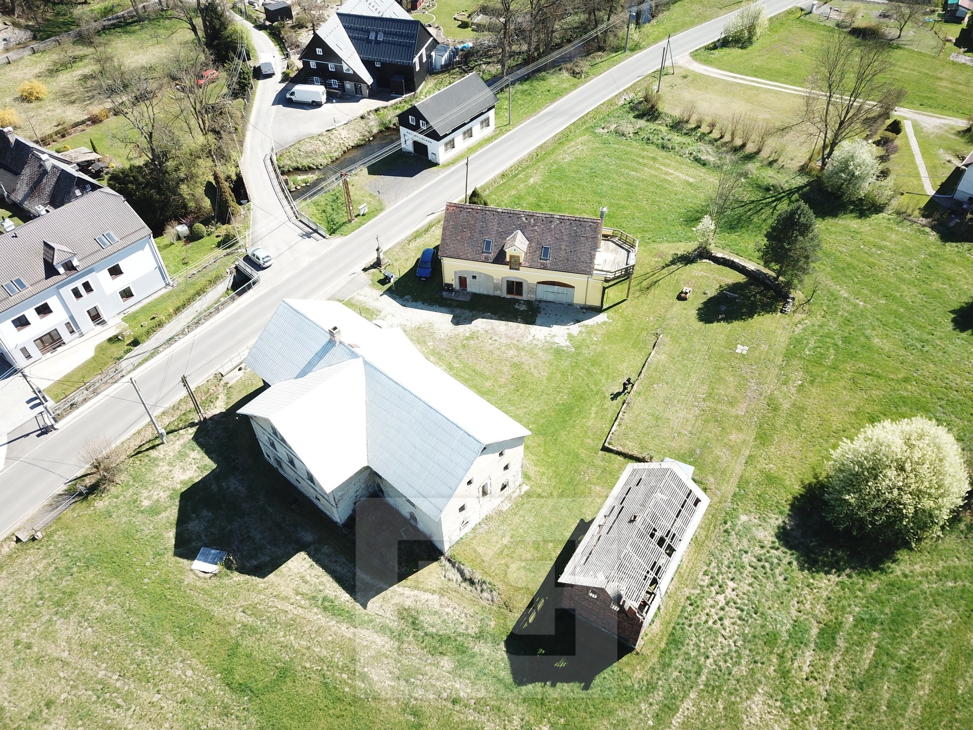 Prodej rodinného domu 270 m², Cvikov - Lindava