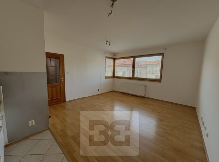 Pronájem bytu, 1+kk, 36 m²