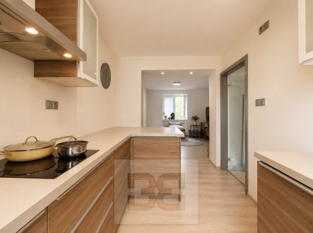 Pronájem bytu, 2+kk, 64 m²