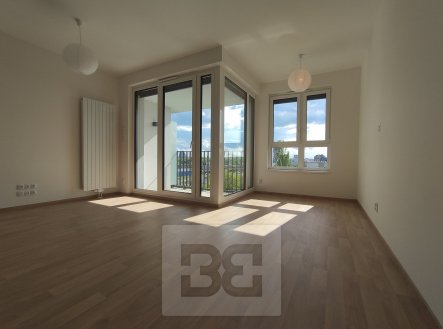 Pronájem bytu, 1+kk, 37 m²