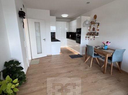 Pronájem bytu, 3+kk, 79 m²