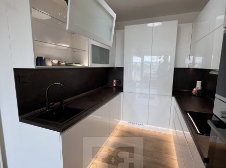 Pronájem bytu, 3+kk, 79 m²