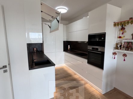 Pronájem bytu, 3+kk, 79 m²