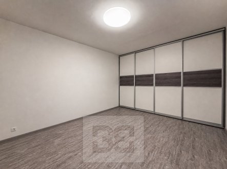 Pronájem bytu, 1+kk, 33 m²
