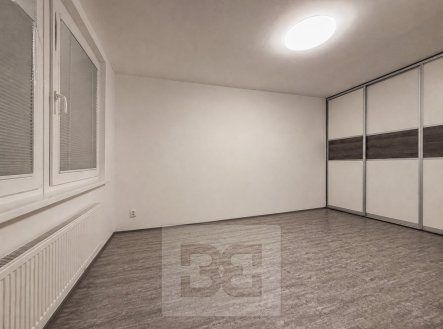 Pronájem bytu, 1+kk, 33 m²