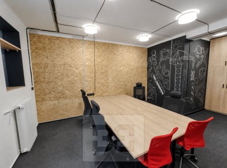 Pronájem kanceláře, 118 m²
