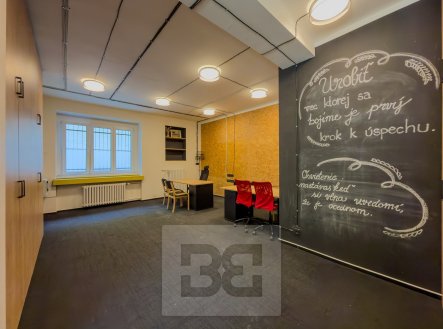 Pronájem kanceláře, 118 m²