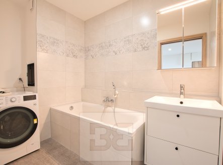Pronájem bytu, 3+kk, 76 m²
