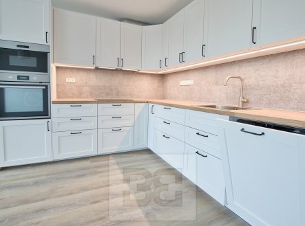 Pronájem bytu, 3+kk, 76 m²