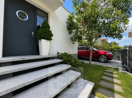 Pronájem domu/vily, 362 m²