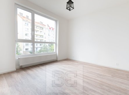 Pronájem bytu, 2+kk, 48 m²