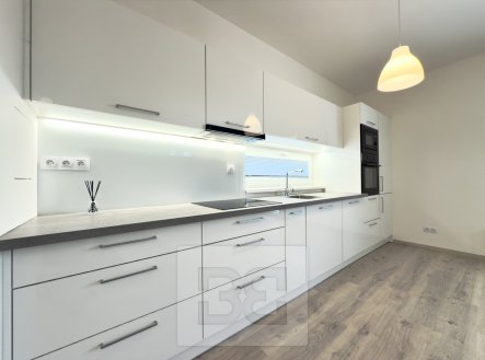 Pronájem bytu, 2+kk, 66 m²