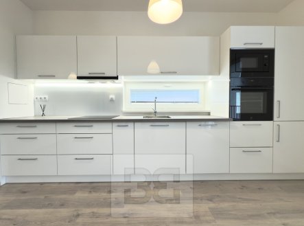 Pronájem bytu, 2+kk, 66 m²