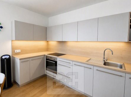Prodej bytu, 2+kk, 72 m²