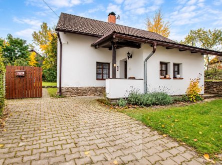 Dům | Pronájem - dům/vila, 107 m²