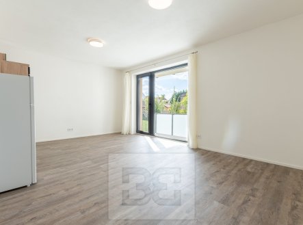Pronájem bytu, 1+kk, 37 m²