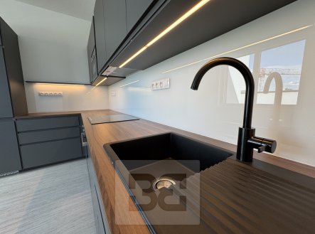 Pronájem bytu, 3+kk, 90 m²