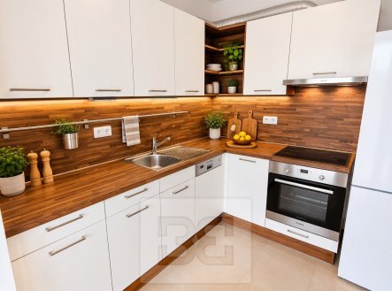Pronájem bytu, 2+kk, 42 m²