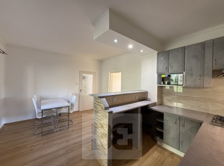 Pronájem bytu, 2+1, 74 m²