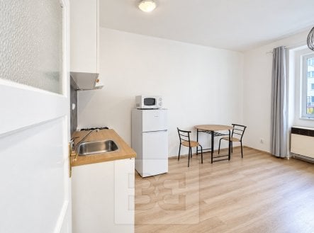Pronájem bytu, 1+kk, 27 m²
