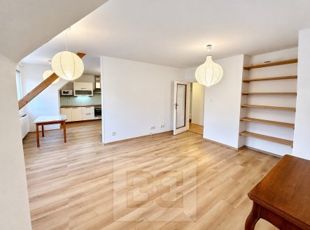 Pronájem bytu, 4+kk, 99 m²