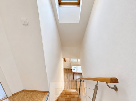 Pronájem bytu, 4+kk, 99 m²