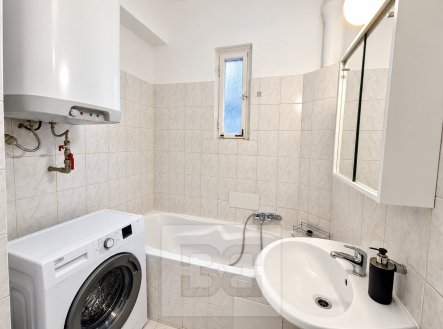 Pronájem bytu, 1+kk, 44 m²