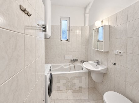 Pronájem bytu, 1+kk, 44 m²