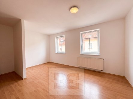 Pronájem bytu, 1+kk, 33 m²