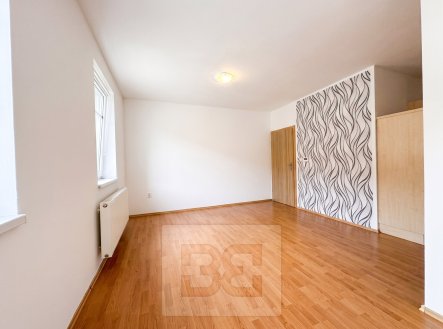 Pronájem bytu, 1+kk, 33 m²