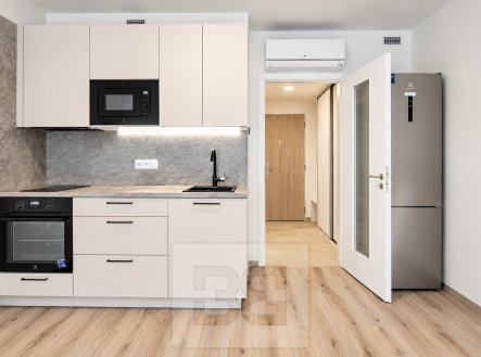 Pronájem bytu, 1+kk, 32 m²