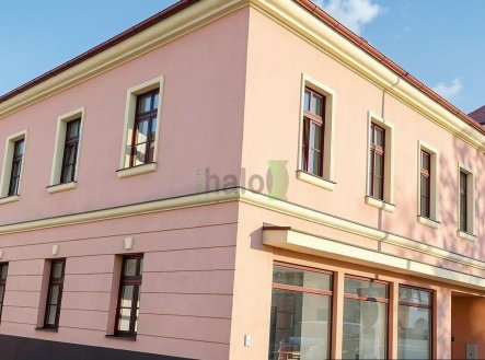 Pronájem obchodní prostory, 90 m²