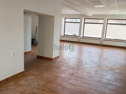 Pronájem obchodní prostory, 90 m²