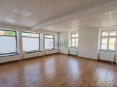 Pronájem obchodní prostory, 90 m²