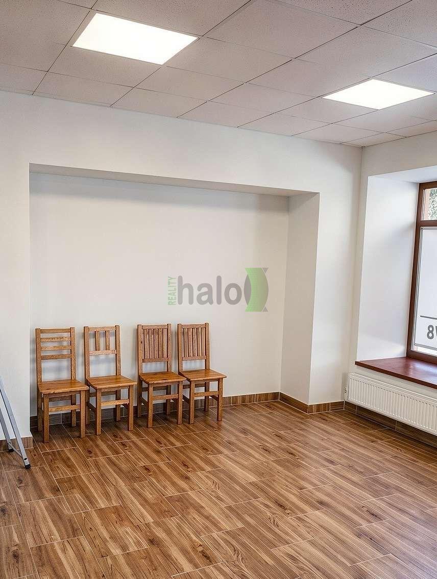 Pronájem obchodní nebytové prostory Netolice, Mírové náměstí