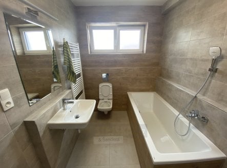 Pronájem bytu, 4+kk, 80 m²