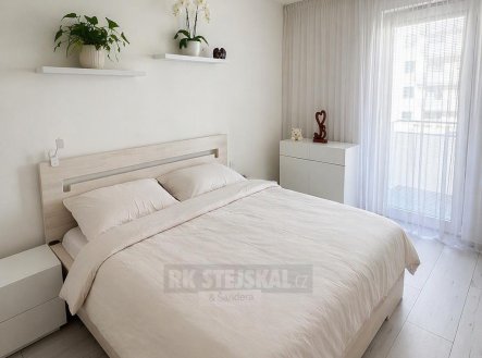 Pronájem bytu, 3+kk, 77 m²