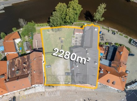 Prodej hotel, 1 750 m²