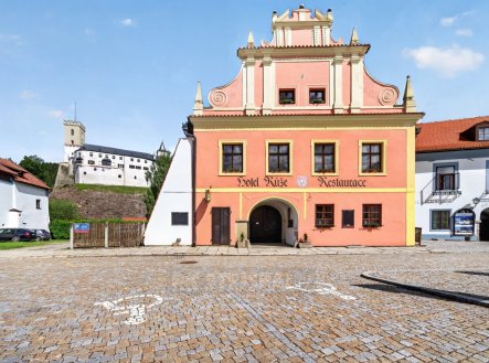 Prodej hotel, 1 750 m²