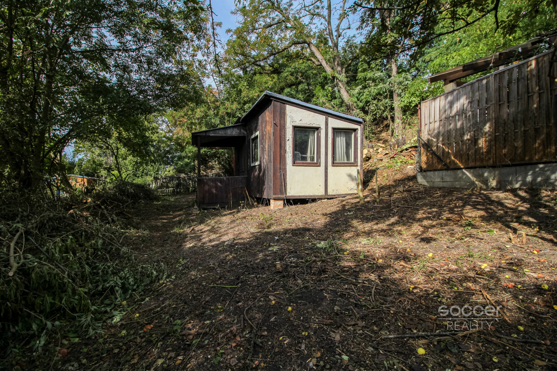 Prodej pozemku 644 m2, Praha - Hloubětín. 
