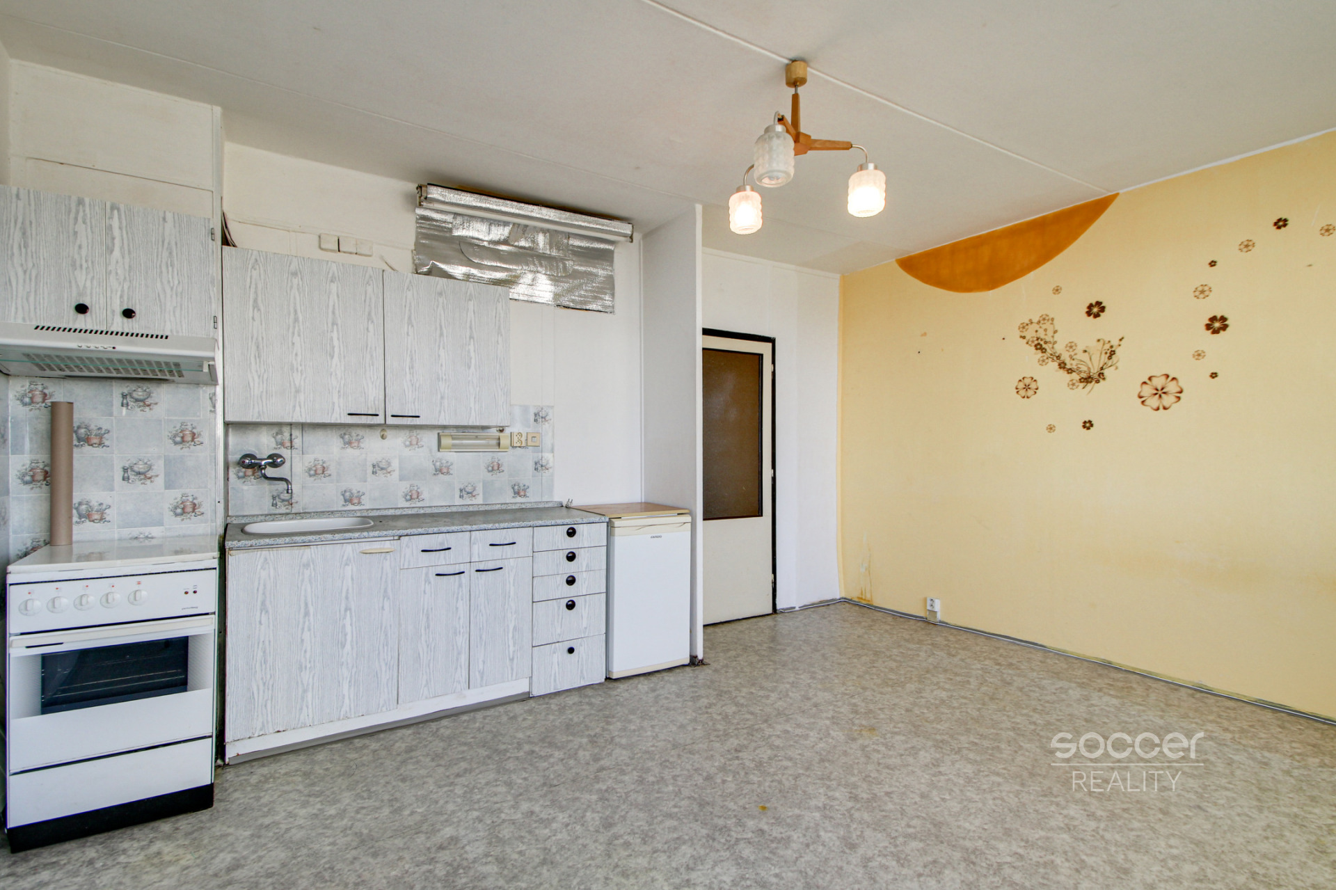 Pronájem bytu 1+kk s lodžií, 36 m² – Praha 4, Otradovická.