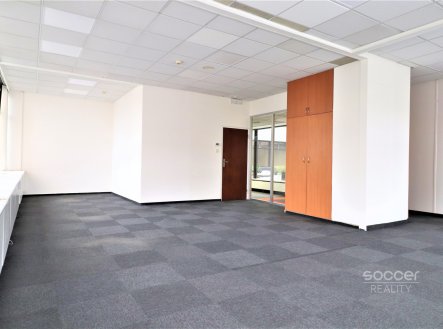 Pronájem kanceláře, 66 m²