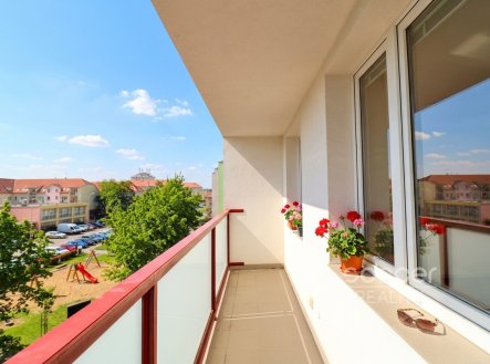 Pronájem bytu, 3+kk, 76 m²