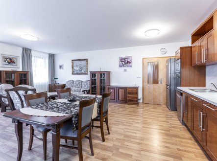 Pronájem bytu, 3+kk, 110 m²