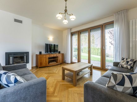 Pronájem domu/vily, 350 m²
